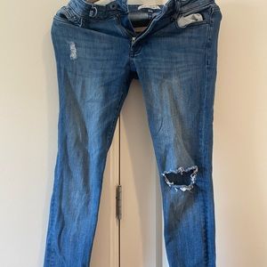 Women’s DL Mid wash low rise/mid rise jeans